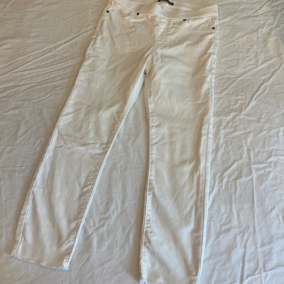 Simply Vera By Vera Wang Pants - Simply Vera Wang Women's Denim Pull on Leggings White Medium Pockets EUC
